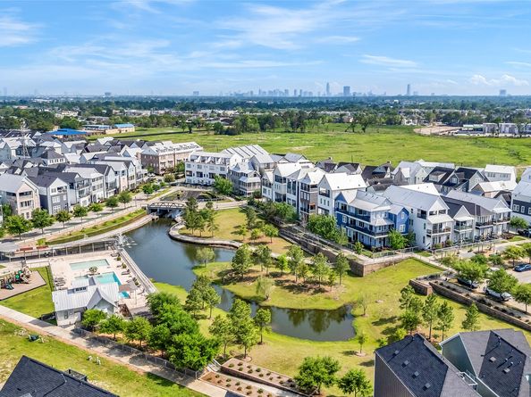 8710 Park Kolbe Lane, Houston TX 77080