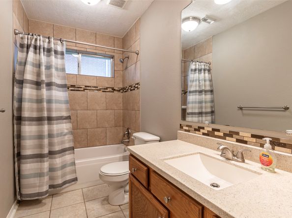 16031 Capistrano Falls Drive, Friendswood TX 77546