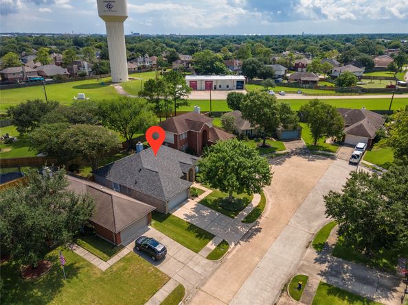 16031 Capistrano Falls Drive, Friendswood TX 77546