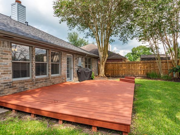 16031 Capistrano Falls Drive, Friendswood TX 77546