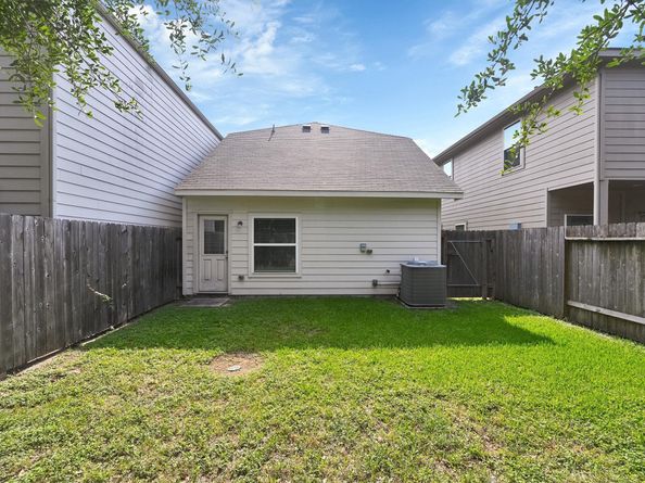 11417 Hackmatack Way, Houston TX 77066