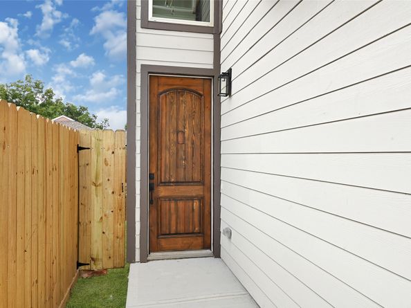 7940 Angus Street, Houston TX 77028