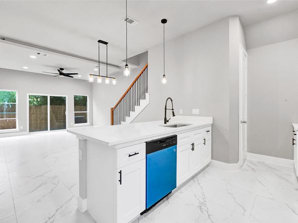 7940 Angus Street, Houston TX 77028
