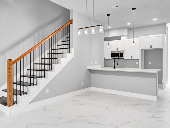 7940 Angus Street, Houston TX 77028