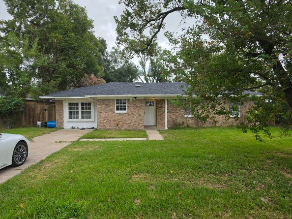 13018 Breezeway Street, Houston TX 77037
