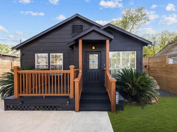 1310 Walton Street, Houston TX 77009