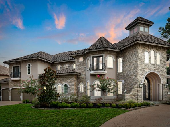 47 Hunnewell Way, The Woodlands TX 77382