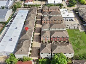 8715 Meadowcroft Drive 502, Houston TX 77063