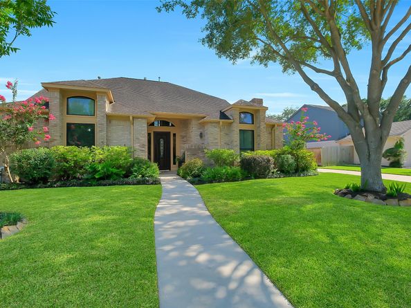 910 Millpond Drive, Sugar Land TX 77498