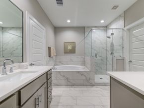 911 W 35th Street D, Houston TX 77018