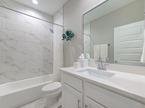 911 W 35th Street D, Houston TX 77018