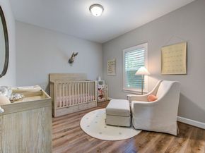 911 W 35th Street D, Houston TX 77018