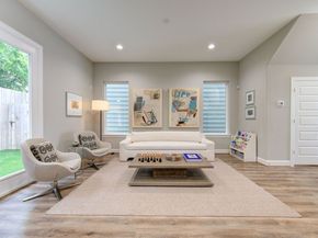 911 W 35th Street D, Houston TX 77018