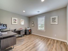 911 W 35th Street D, Houston TX 77018