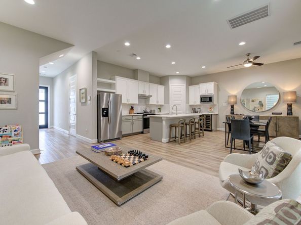 911 W 35th Street D, Houston TX 77018