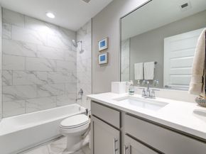 911 W 35th Street D, Houston TX 77018