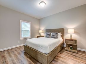 911 W 35th Street D, Houston TX 77018