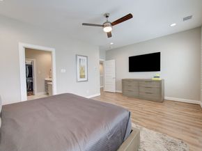 911 W 35th Street D, Houston TX 77018