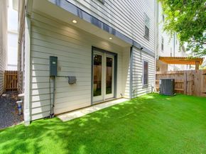 911 W 35th Street D, Houston TX 77018