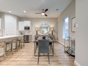 911 W 35th Street D, Houston TX 77018