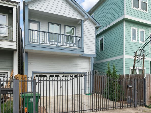206 Burr Street A, Houston TX 77011