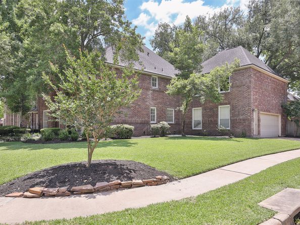 2015 Pecan Trail Drive, Richmond TX 77406