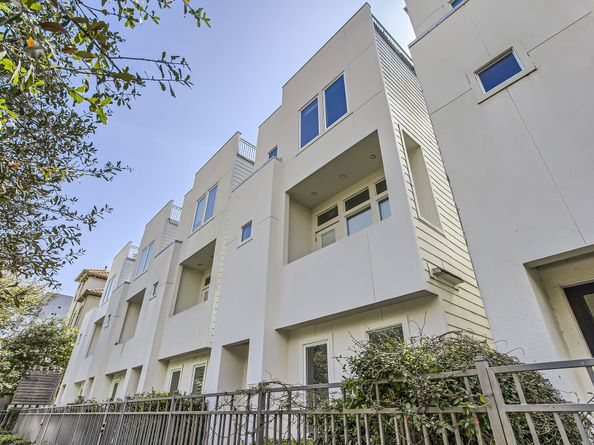 126 Pierce Street, Houston TX 77002