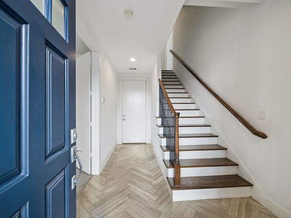 2715 Cohn Garden Lane, Houston TX 77007