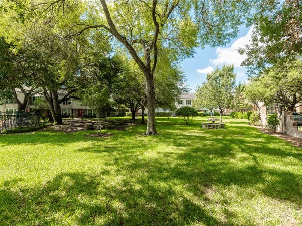 869 Wax Myrtle Lane A, Houston TX 77079