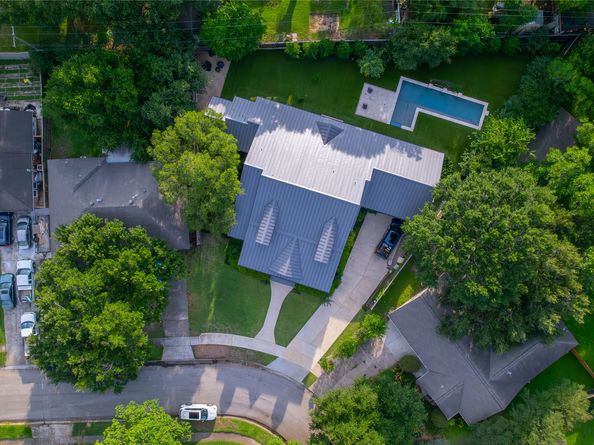 10614 Moonlight Drive, Houston TX 77096