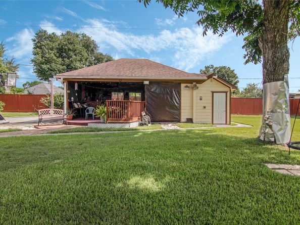 8017 Lanham Lane, Houston TX 77075