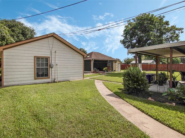 8017 Lanham Lane, Houston TX 77075