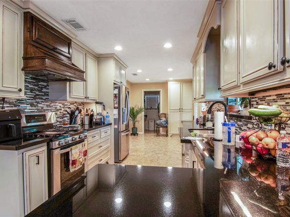 8017 Lanham Lane, Houston TX 77075
