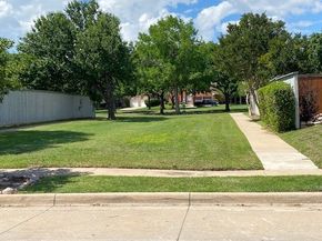 5316 Lake Mead Trail, Fort Worth TX 76137