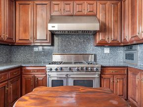 1700 Main Street 7B, Houston TX 77002
