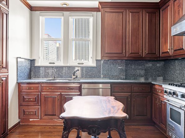 1700 Main Street 7B, Houston TX 77002