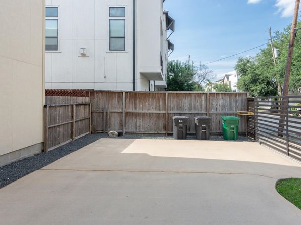 2301 Arabelle Street, Houston TX 77007