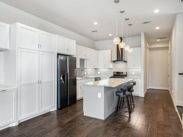 2301 Arabelle Street, Houston TX 77007