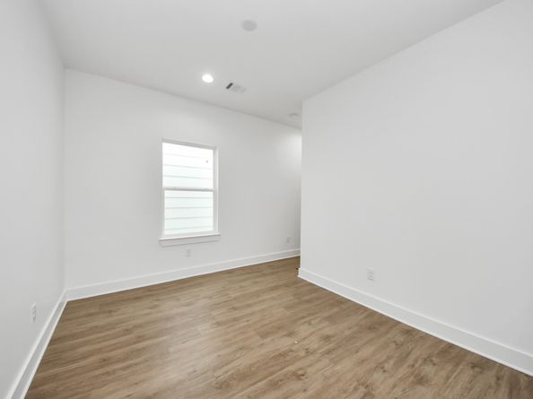 5029 Broom Street B, Houston TX 77091