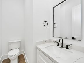 5029 Broom Street B, Houston TX 77091