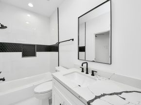 5029 Broom Street B, Houston TX 77091