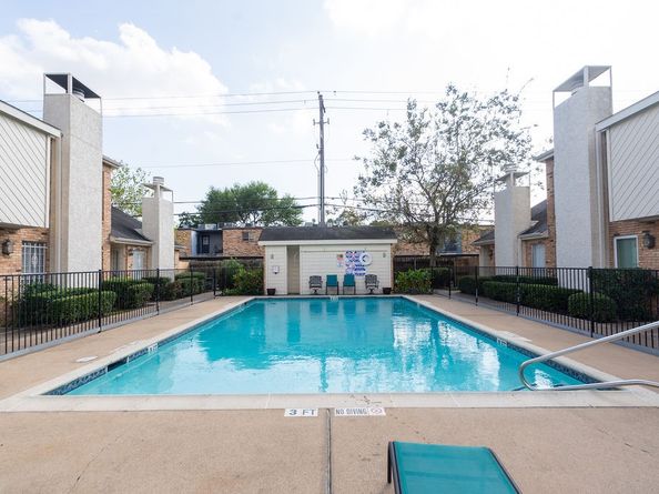 6201 Beverlyhill Street 30, Houston TX 77057