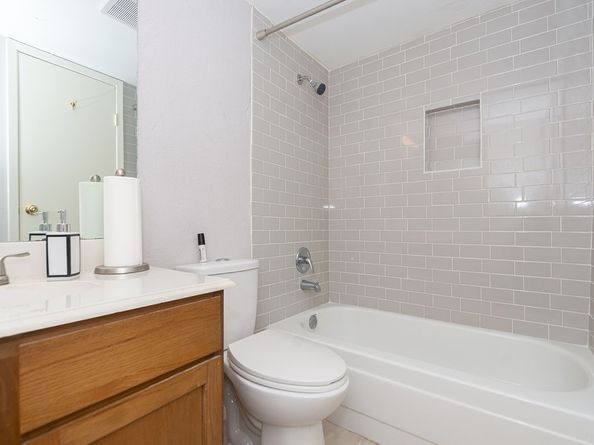 6201 Beverlyhill Street 30, Houston TX 77057