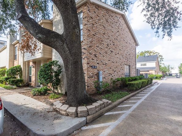 6201 Beverlyhill Street 30, Houston TX 77057