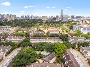 2428 Bering Drive 2428, Houston TX 77057