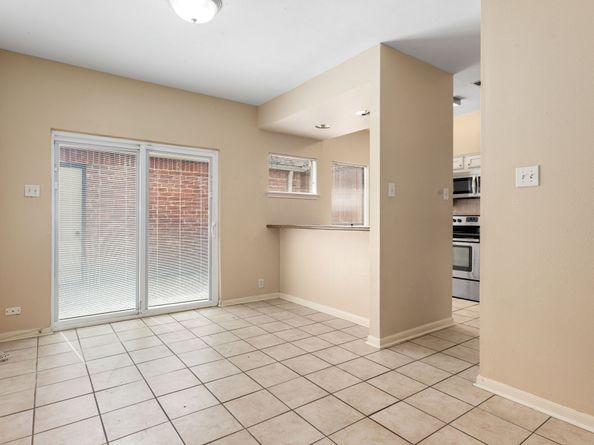 2428 Bering Drive 2428, Houston TX 77057