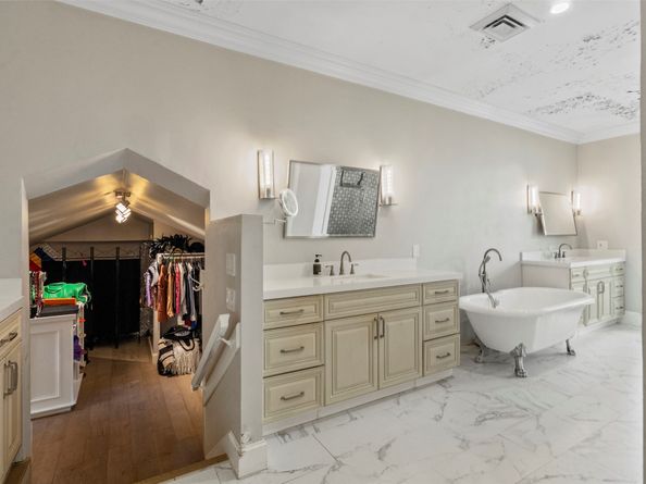 17022 Northgate Forest Drive, Houston TX 77068