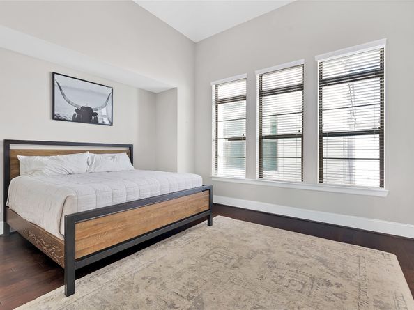 5451 Larkin Street, Houston TX 77007