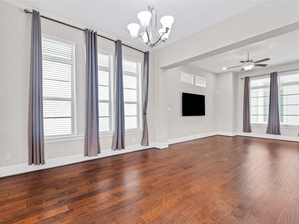 5451 Larkin Street, Houston TX 77007