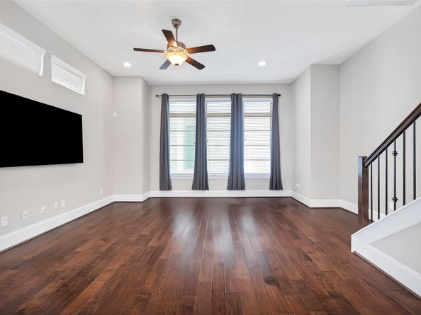 5451 Larkin Street, Houston TX 77007